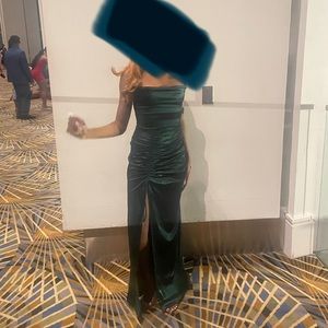 Long Green Windsor Homecoming Prom Event Dress (WORN ONCE, HAS BEEN DRY CLEANED)